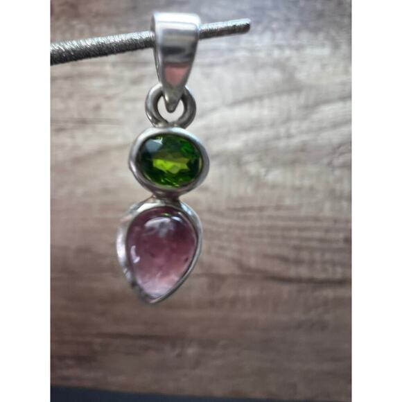 NEW Pink tourmaline and chrome diopside sterling silver pendant 1.65 grams - Picture 5 of 10